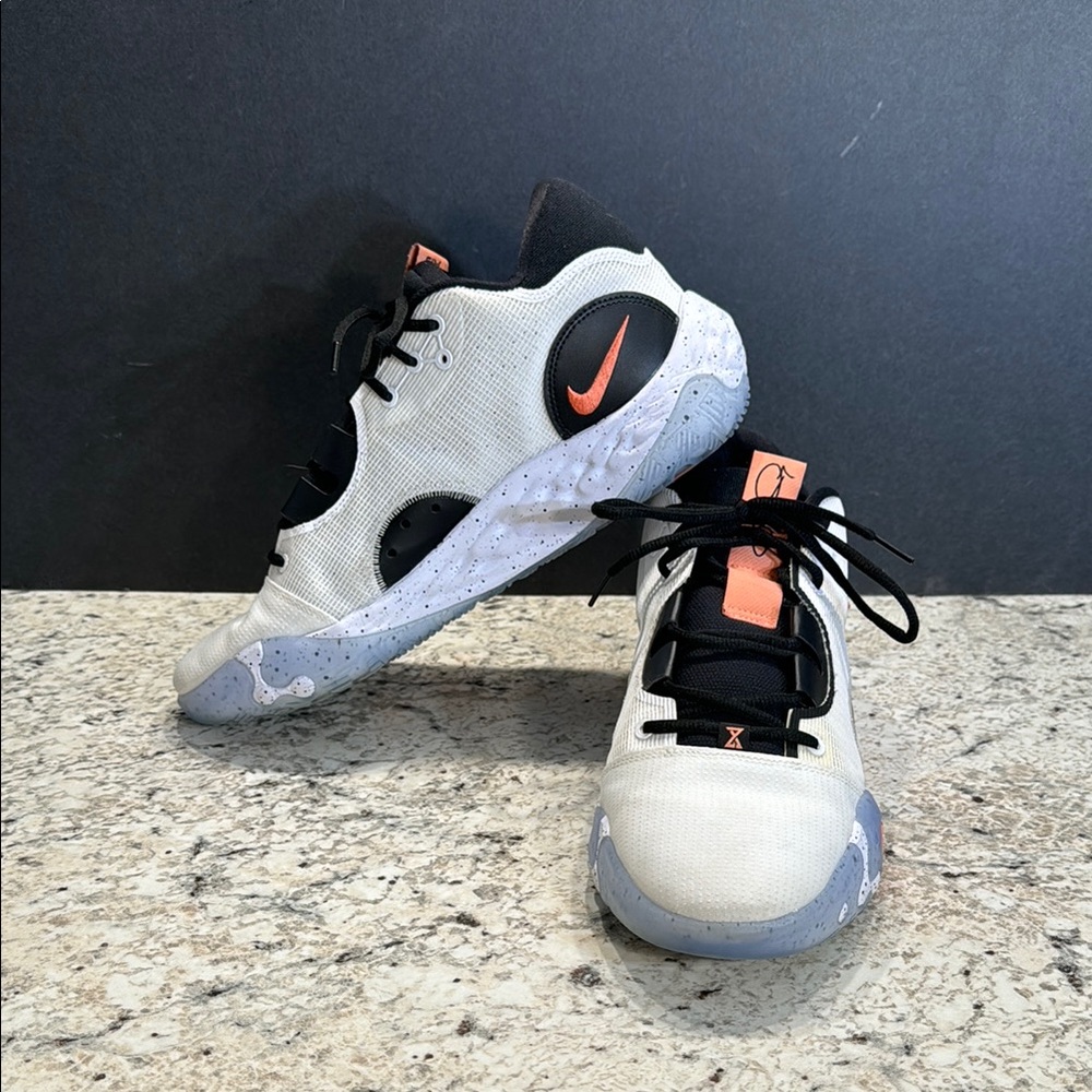 Nike PG 6 Fluoro - DC1974-100. Like New. Men’s Size 13